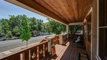 Nhà (4 Bedrooms) | Ban công