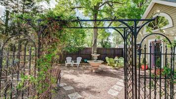 Khuôn viên nơi lưu trú