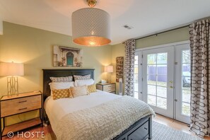 House (2 Bedrooms) | 2 bedrooms, iron/ironing board, bed sheets - Chic Boutique Wine + Mtns Walk Everywhere (Colorado Springs)