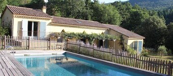 Huis met verwarmd zwembad in de Val d'Emeraude