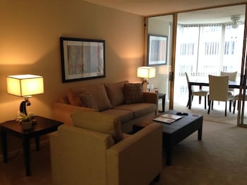 National at Ballston Metro