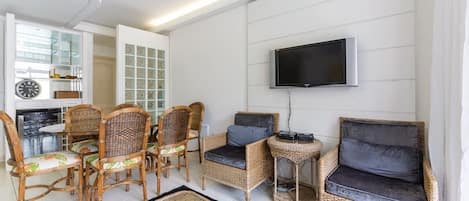 Departamento superior | Área de sala de estar | Televisión LCD