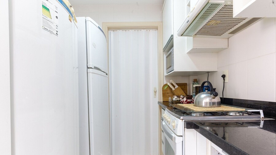 Apto c/ churrasq. 2 suítes 900m da praia VDI208