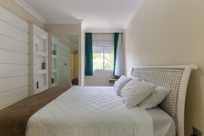 Superior Apartment | 2 bedrooms, free WiFi, bed sheets - Apto c/ churrasq. 2 suítes 900m da praia VDI208 (Florianópolis)