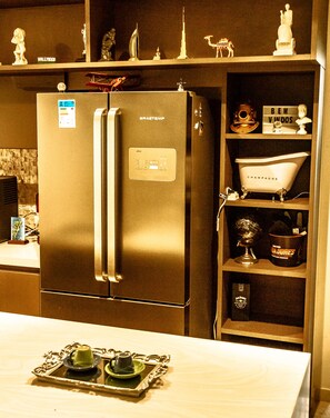 ดีลักซ์อพาร์ทเมนท์, วิวสระว่ายน้ำ | ครัวส่วนตัว | ตู้เย็น, ไมโครเวฟ, เตาประกอบอาหาร, เครื่องชงกาแฟเอสเปรสโซ