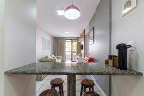 Junior Apartment, City View | Living area
