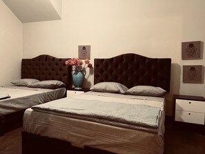 4 Schlafzimmer, Bügeleisen/Bügelbrett, WLAN, Bettwäsche