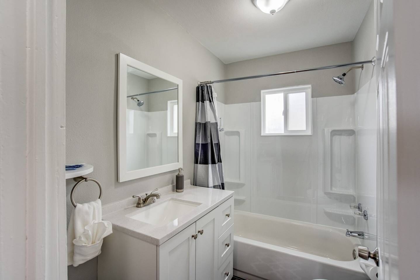 2BR Olympic Training Center Dog-friendly