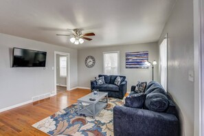 独立别墅 (2 Bedrooms) | 客厅 | 电视