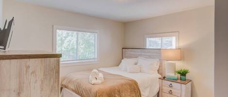 Casa (3 Bedrooms) | 3 dormitorios, ropa de cama de alta calidad, edredones de plumas