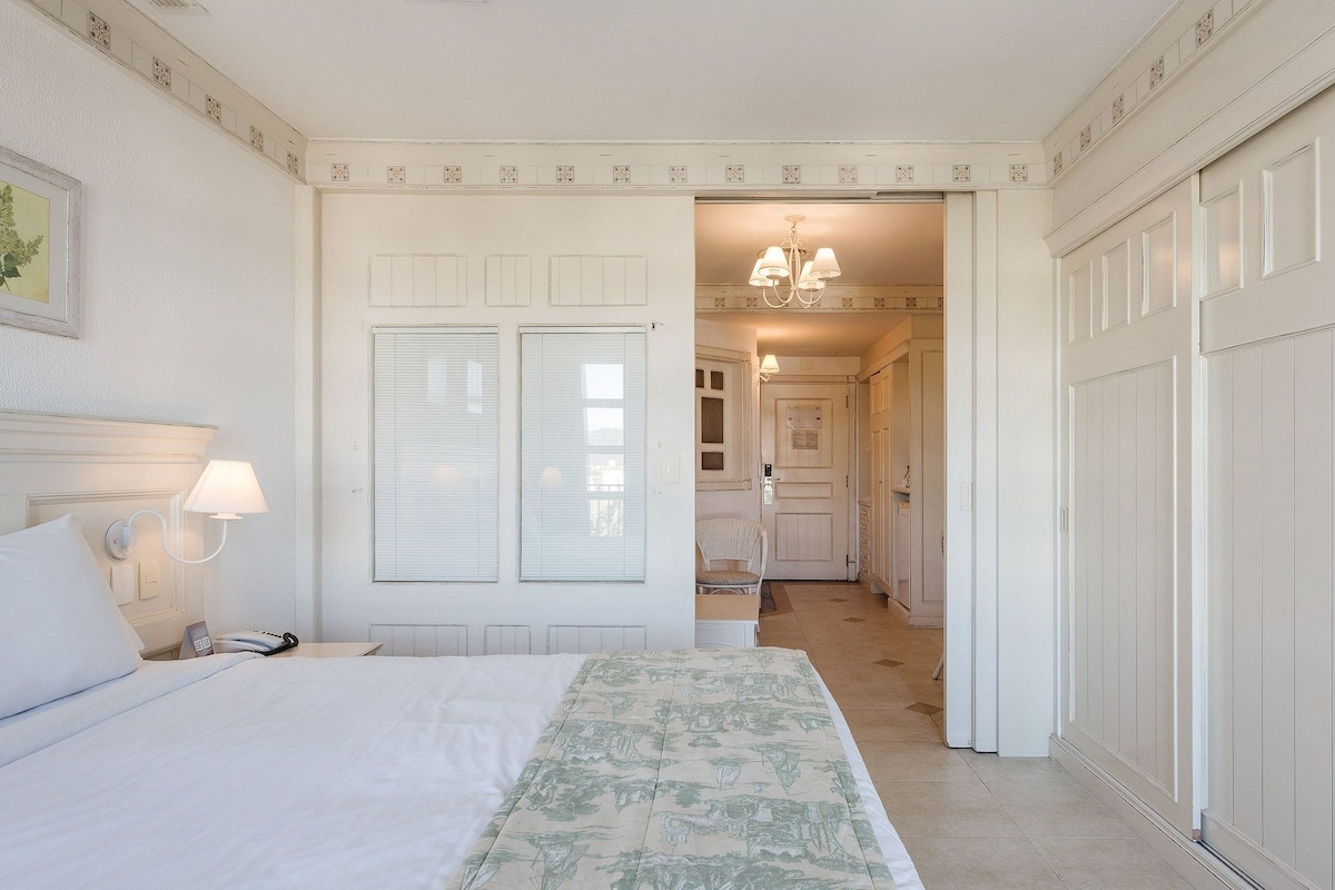 Apartamento básico | Caja fuerte, sistema de insonorización, wifi gratis y ropa de cama