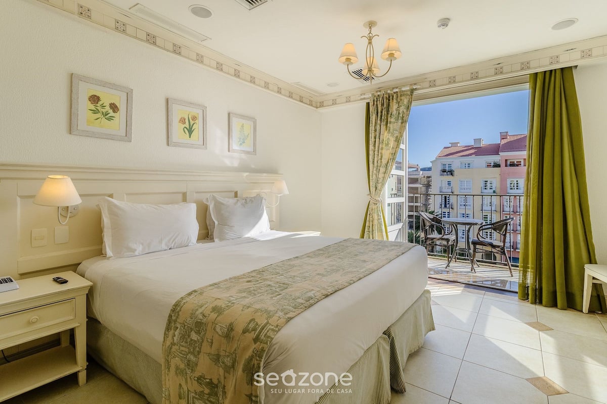 Apartament superior | 1 dormitori, caixa forta a l'habitació i habitacions insonoritzades