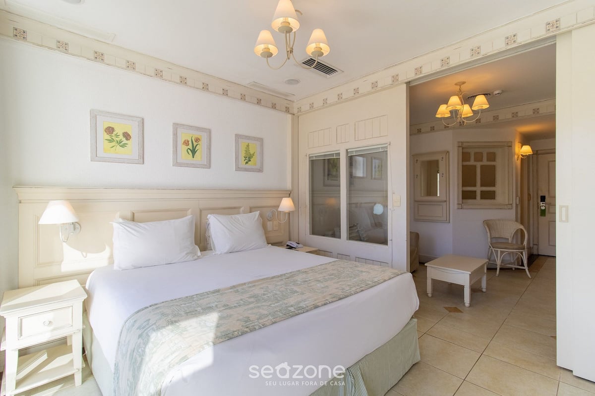 1 bedroom, in-room safe, soundproofing, free WiFi