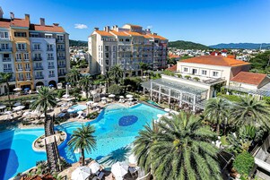 Appartamento Superior | Piscina | Piscina all'aperto, ombrelloni da piscina, lettini