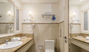 Bathroom - Confortáveis Studios no IL Campanario Resort ILCJR (Florianópolis)