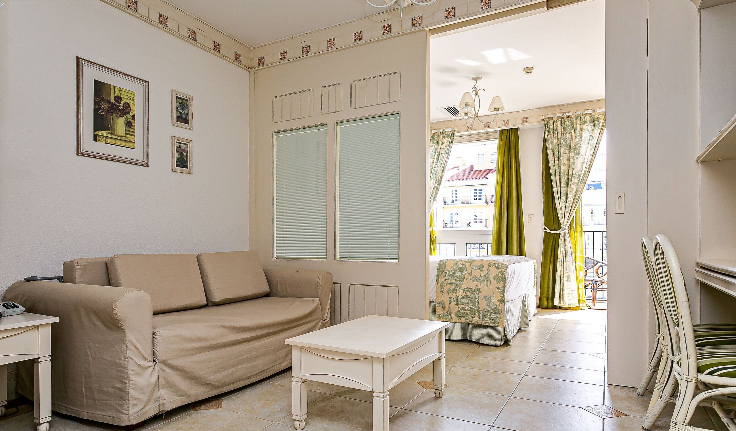 Lägenhet Basic | Värdeförvaringsskåp på rummet, ljudisolering och gratis wi-fi