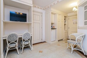 Studio Deluxe, vue piscine | Intérieur