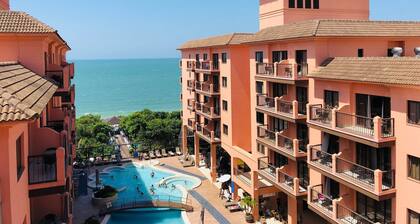 Apto em Resort pé na areia JBV