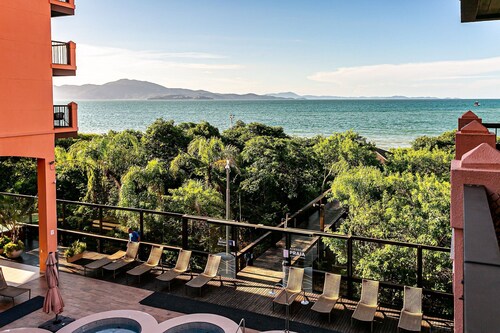 Estúdios Modernos em Resort pé na areia - Jurerê Beach Village JBVJR