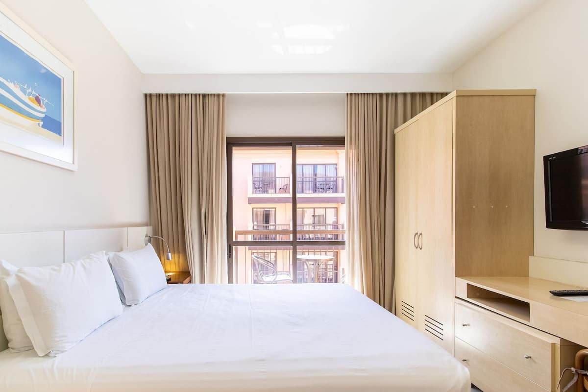 1 bedroom, soundproofing, iron/ironing board, free WiFi