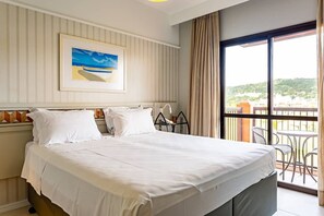 Basic Studio | Soundproofing, iron/ironing board, free WiFi, bed sheets - Estúdios Modernos em Resort pé na areia - Jurerê Beach Village JBVJR (Florianópolis)