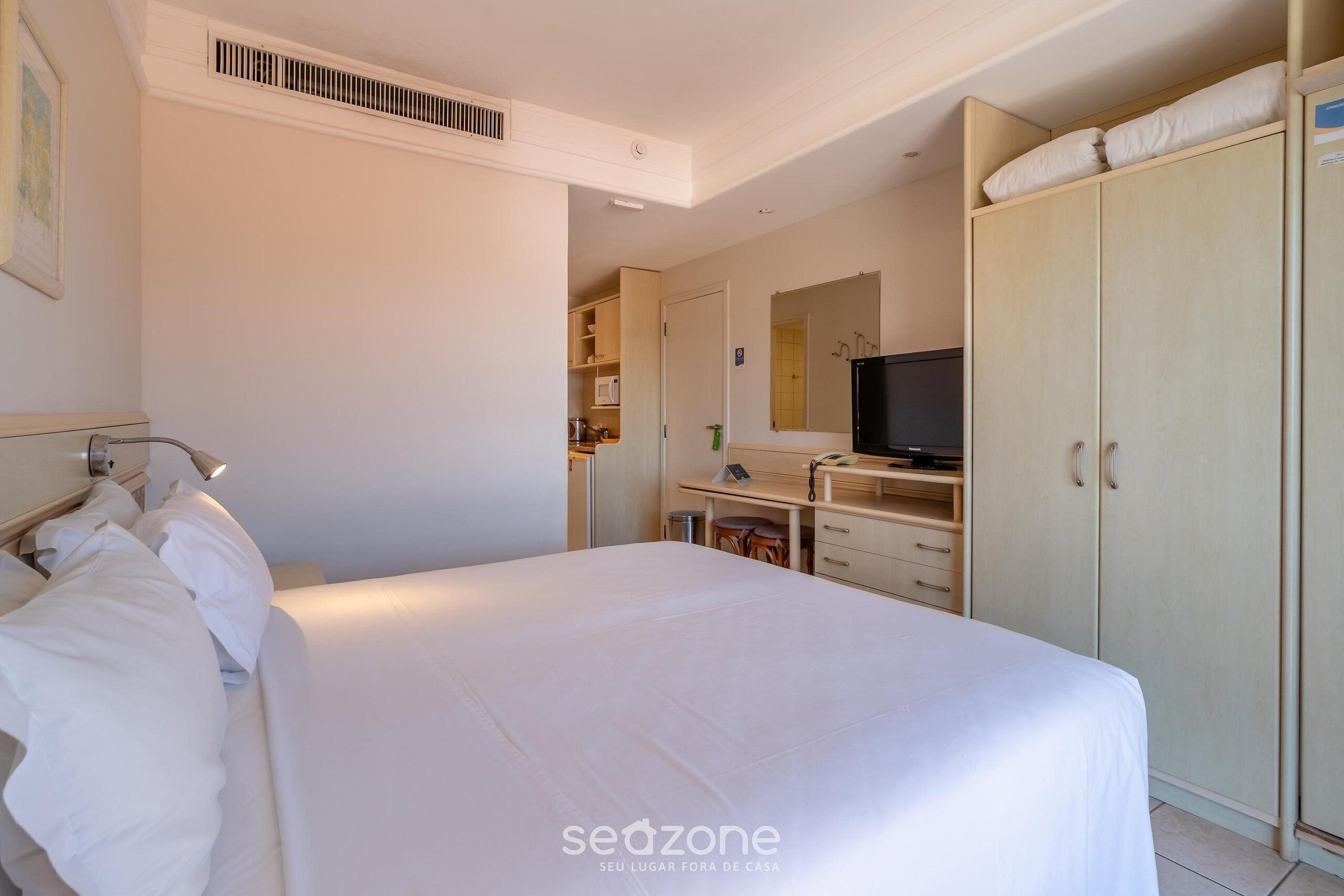 Departamento básico | Insonorización, tabla de planchar con plancha y wifi gratis 