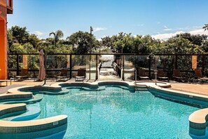 Piscine extérieure