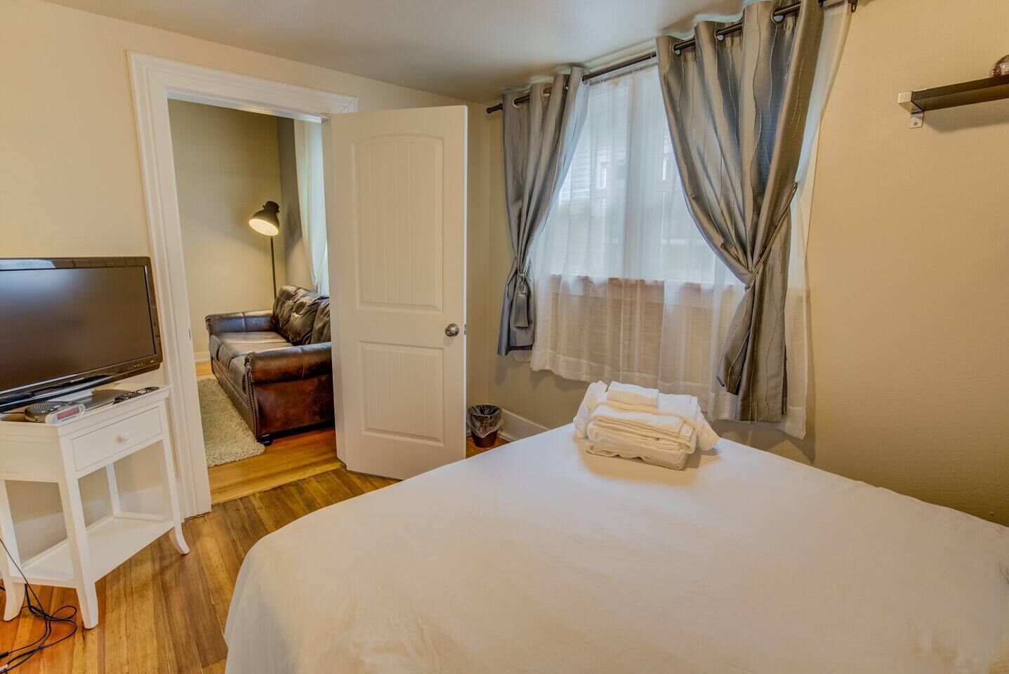 2BR Old Colorado City Garden of The Gods