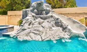 Piscine extérieure, piscine chauffée