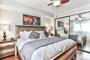 5 chambres, fer et planche à repasser, lit de bébé portatif