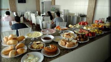 Free daily buffet breakfast