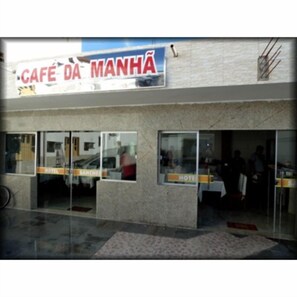 Desayuno buffet incluido todos los días
