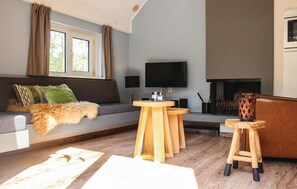 Een smart-tv en een open haard