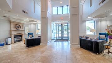 Pintu masuk interior