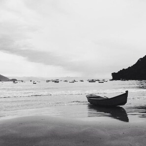 Beach nearby, sun loungers