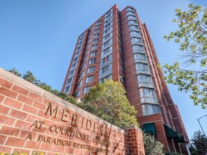 Exterior - National at Courthouse (Arlington)