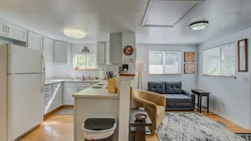 Biệt thự (1 Bedroom) | 1 phòng ngủ, bàn ủi/dụng cụ ủi quần áo, bộ trải giường