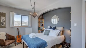 บ้านพัก (4 Bedrooms) | 4 ห้องนอน, เตารีด/โต๊ะรีดผ้า, ผ้าปูที่นอน