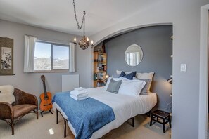 하우스 (4 Bedrooms) | 4 개의 침실, 다리미/다리미판, 침대 시트