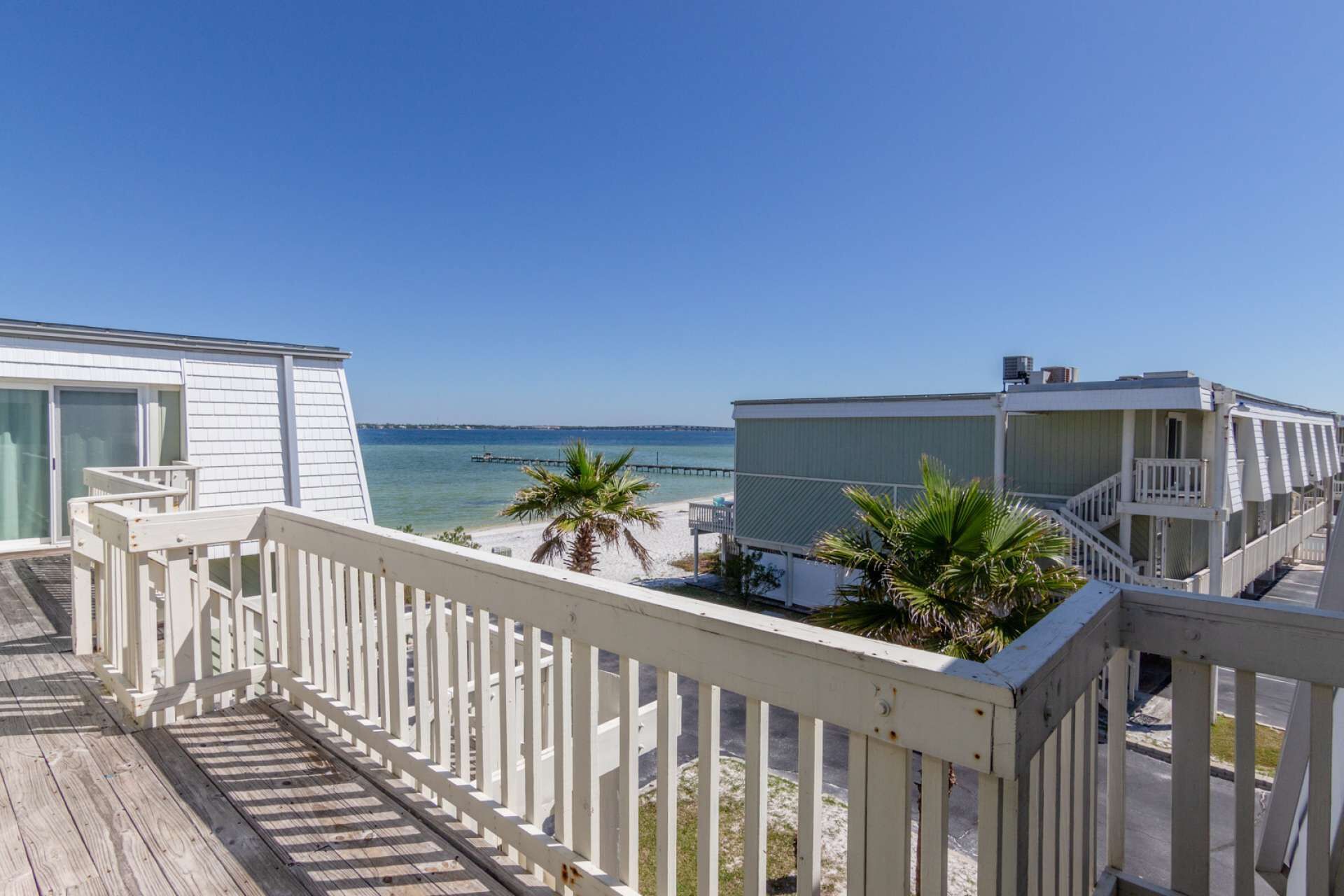 Bay Front |Private Beach |Water Views |Multiple Decks | Community Pool | Updated |Family Friendly