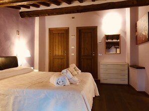 Classic-Doppelzimmer | Hochwertige Bettwaren, Daunenbettdecken