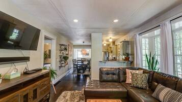 House (4 Bedrooms) | Living room | TV, DVD player, toys, books