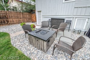 Balcony - 1910 Mountain View, Fire pit + Roof Deck, Downtown (Colorado Springs)