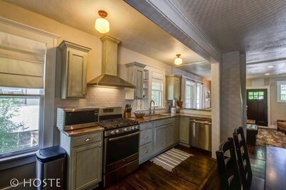 1910 Mountain View, Fire pit + Roof Deck, Downtown