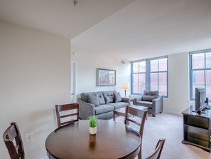 Flat-screen TV - National at Metropolitan Park (Arlington)