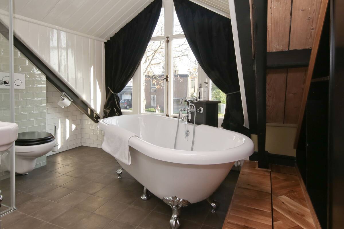 comfort double room (cozy room) | deep-soaking bathtub