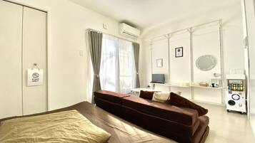 1 bedroom, desk, iron/ironing board, free WiFi