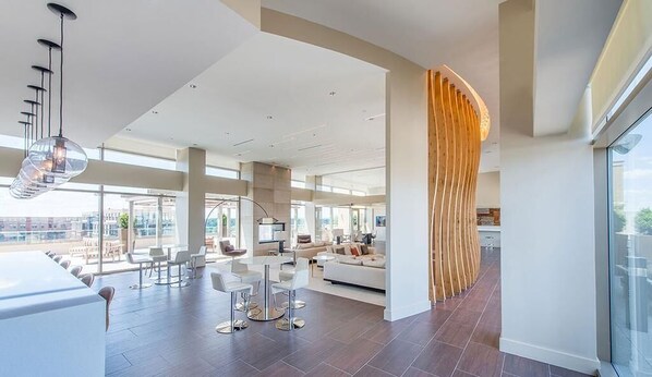 Lobby sitting area - National at Pentagon (Arlington)