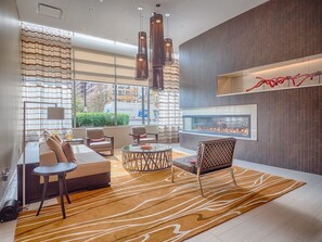 Lobby sitting area - National at Pentagon (Arlington)