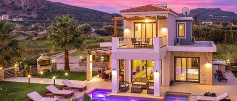 Villa (3 Bedrooms) | Front of property